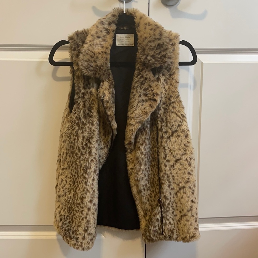 Zara girls XL faux fur cheetah vest gently worn